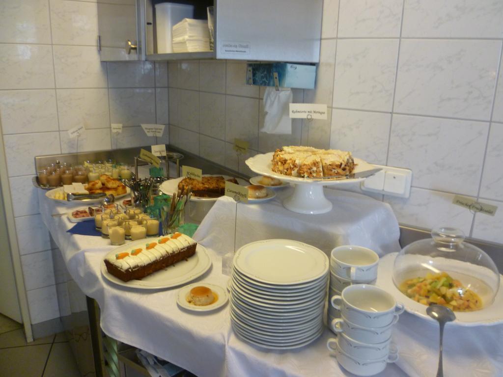 Hotel Speiserestaurant Bahnhof Güttingen Kültér fotó