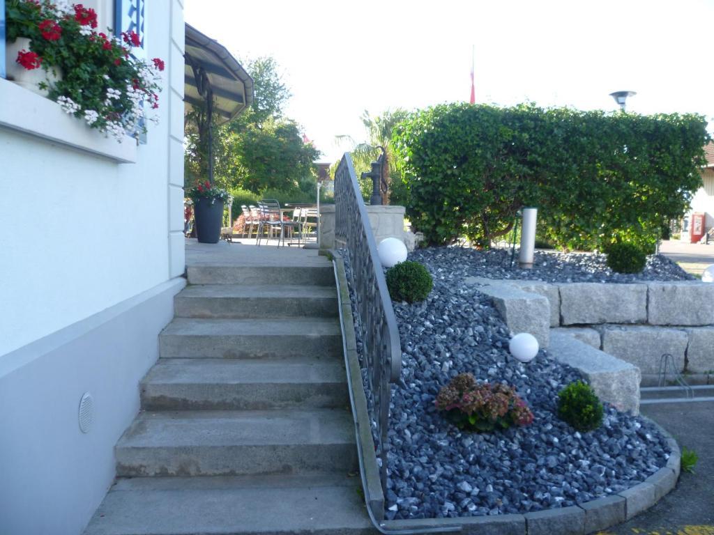 Hotel Speiserestaurant Bahnhof Güttingen Kültér fotó