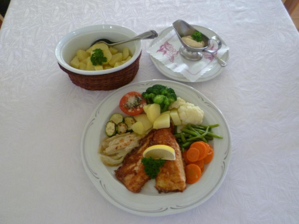 Hotel Speiserestaurant Bahnhof Güttingen Kültér fotó