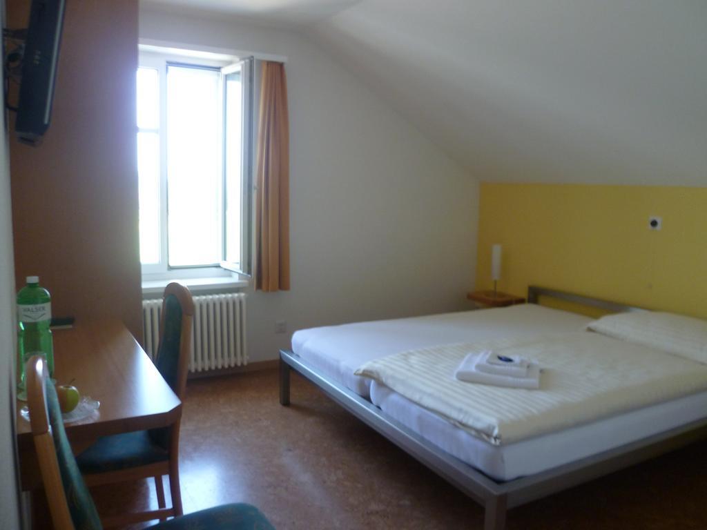 Hotel Speiserestaurant Bahnhof Güttingen Kültér fotó